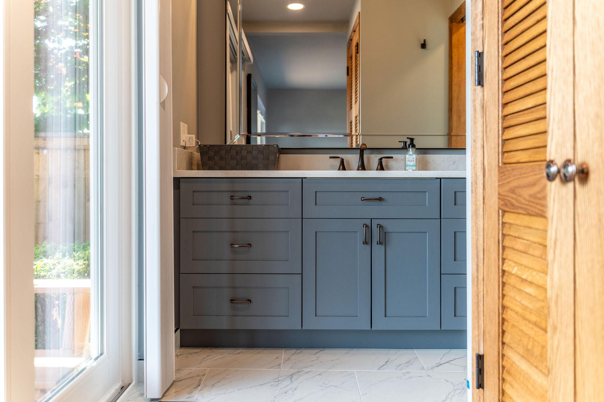 Bathroom cabinet remodel