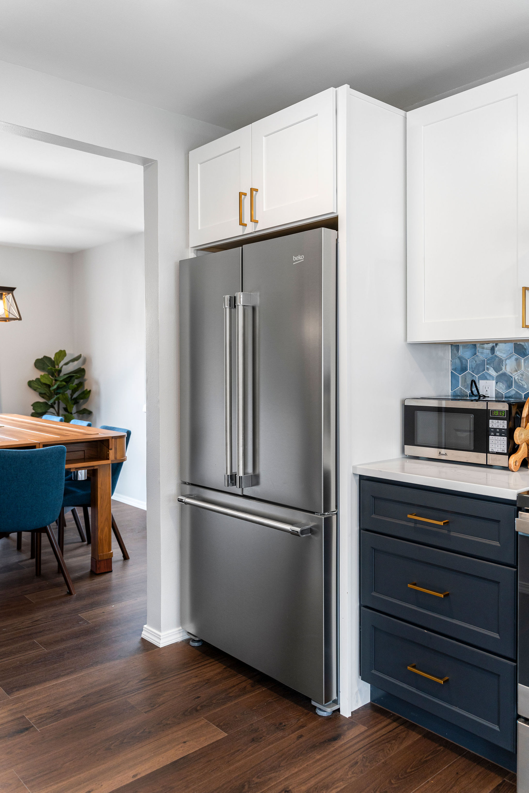 Refridgerator cabinet